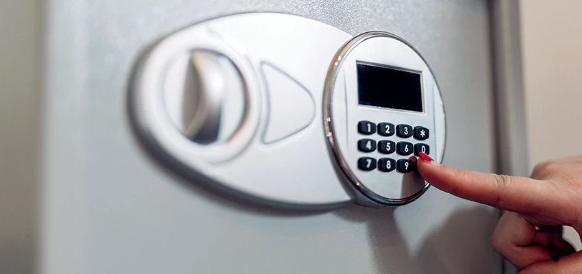 Jewelry Safe Cracking in Rialto, California